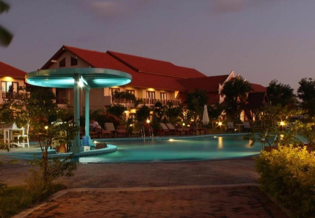 Daosavanh Resort & Spa Hotel Savannakhet Eksteriør billede