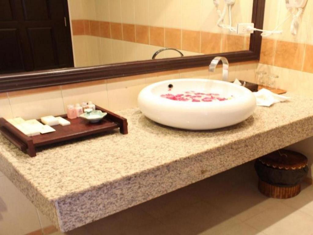 Daosavanh Resort & Spa Hotel Savannakhet Eksteriør billede