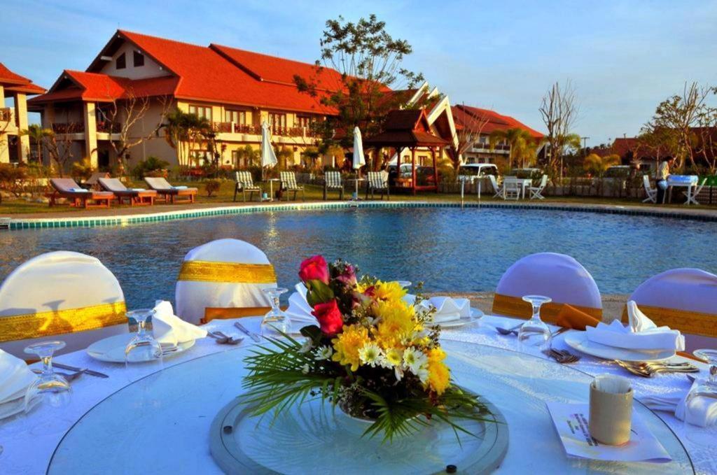 Daosavanh Resort & Spa Hotel Savannakhet Eksteriør billede